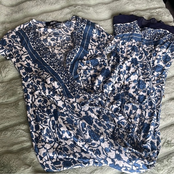 Lulu's Navy and White Floral Dress - Picture 3 of 7